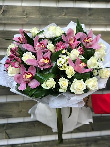 Букет цветов из: Розы и Хризантемы в Белеве