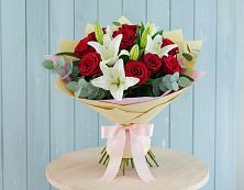 Букет цветов из:  Лилии и Розы в Белеве