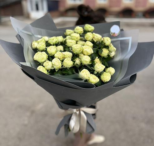 Букет Белые кустовые розы Солинеро в Белеве