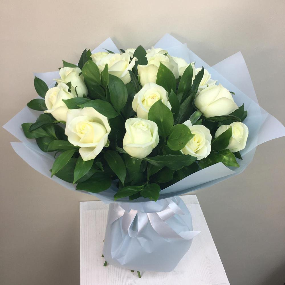 Букет 15 Белых роз Проуд в Белеве