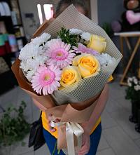 Букет цветов из:  Герберы, Розы и Хризантемы в Белеве