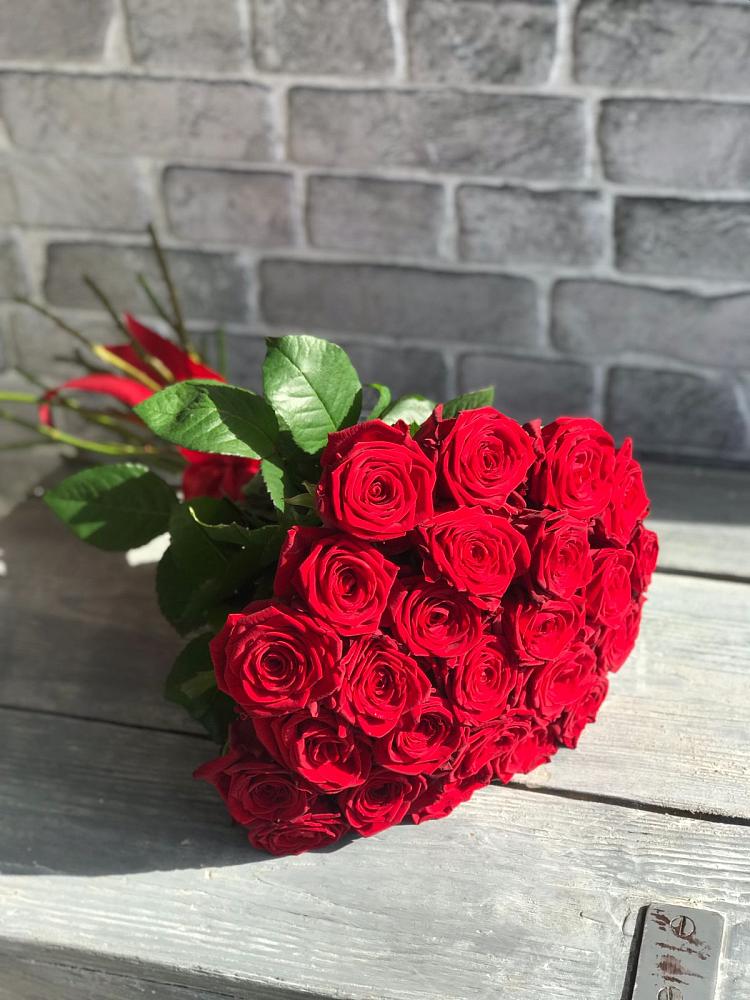 Букет Красные розы Фридом в Белеве