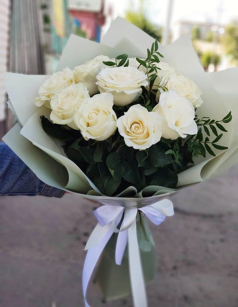 Букет Белые розы Проуд в Белеве