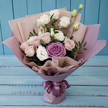 Букет цветов из:  Розы и Лизиантусы в Белеве