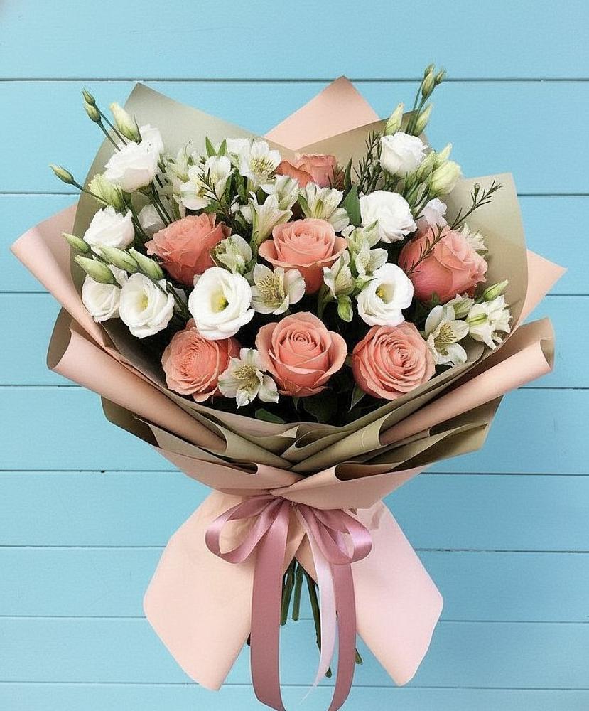 Букет цветов из: Розы, Альстромерии и Лизиантусы в Белеве