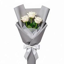 Букет 3 белые розы в Белеве