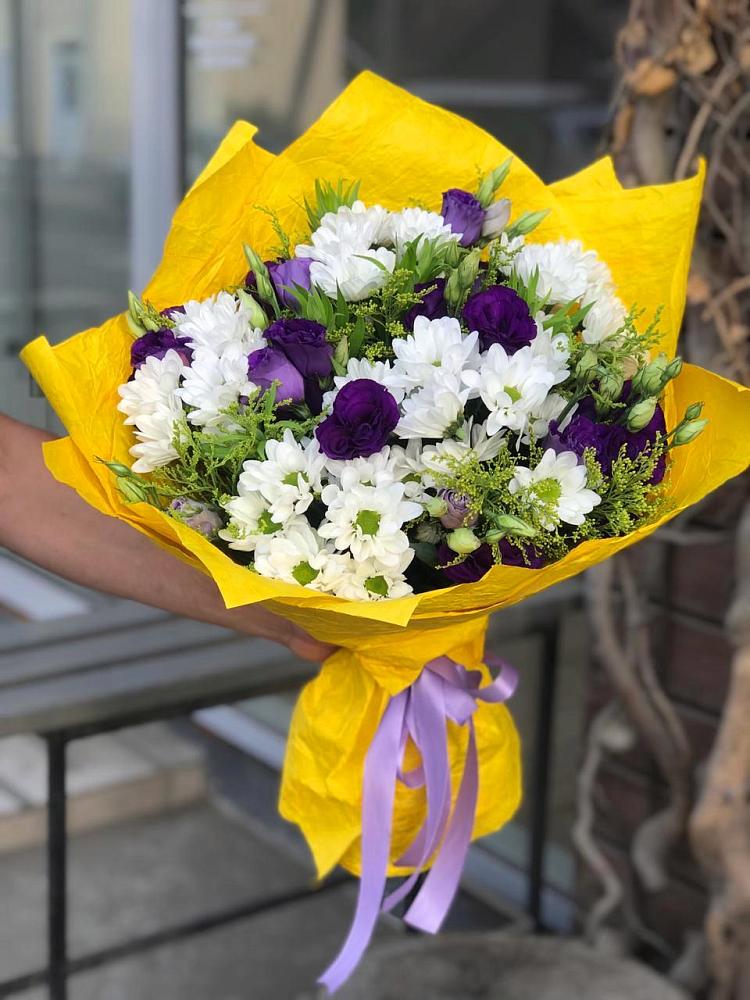 Букет цветов из: Ирисы, Хризантемы и Ромашки в Белеве