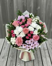 Букет цветов из:  Альстромерии, Гвоздики, Розы и Хризантемы в Белеве