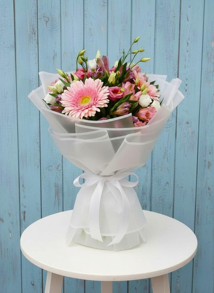 Букет цветов из: Герберы, Альстромерии и Лизиантусы в Белеве