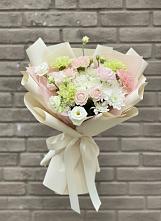 Букет цветов из:  Гвоздики, Розы, Лизиантусы и Хризантемы в Белеве
