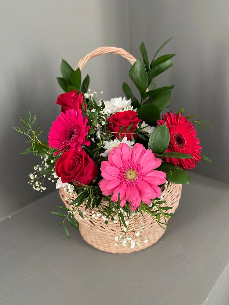 Цветочная композиция из Розы, Хризантемы и Герберы в корзине в Белеве