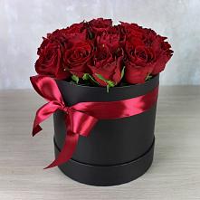 Цветочная композиция из Розы в шляпной коробке в Белеве